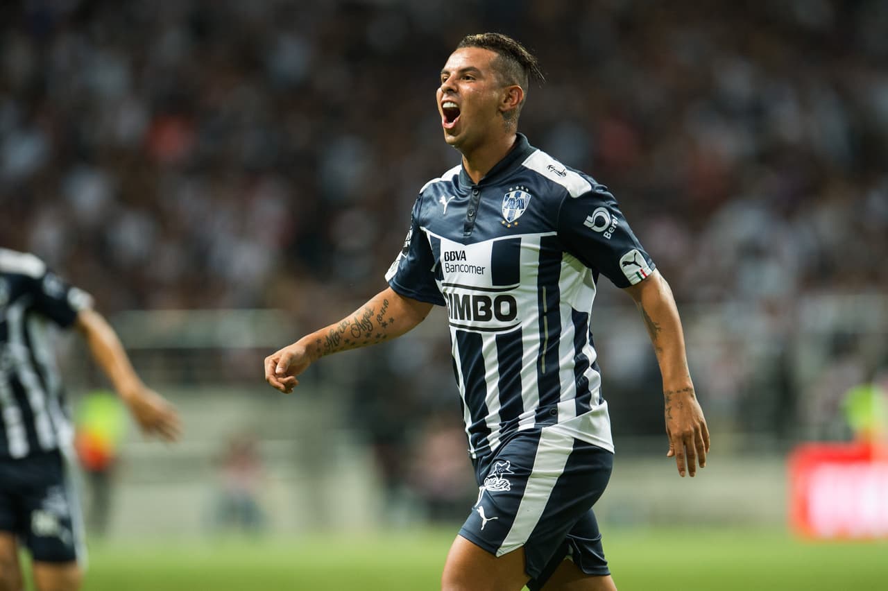 El mediocampista Edwin Cardona metió uno de los goles de la jornada con un cañonazo kilométrico al arco de Santos, para su mala fortuna el gol sólo le bastó para que Monterrey empatara con Santos Laguna.