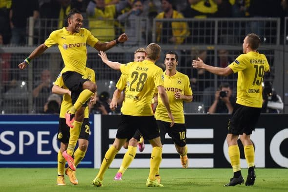 El conjunto alemán aprovechó la inoperancia defensiva de los gunners. Primero fue Imobile quien escapó desde media cancha para definir cruzado.