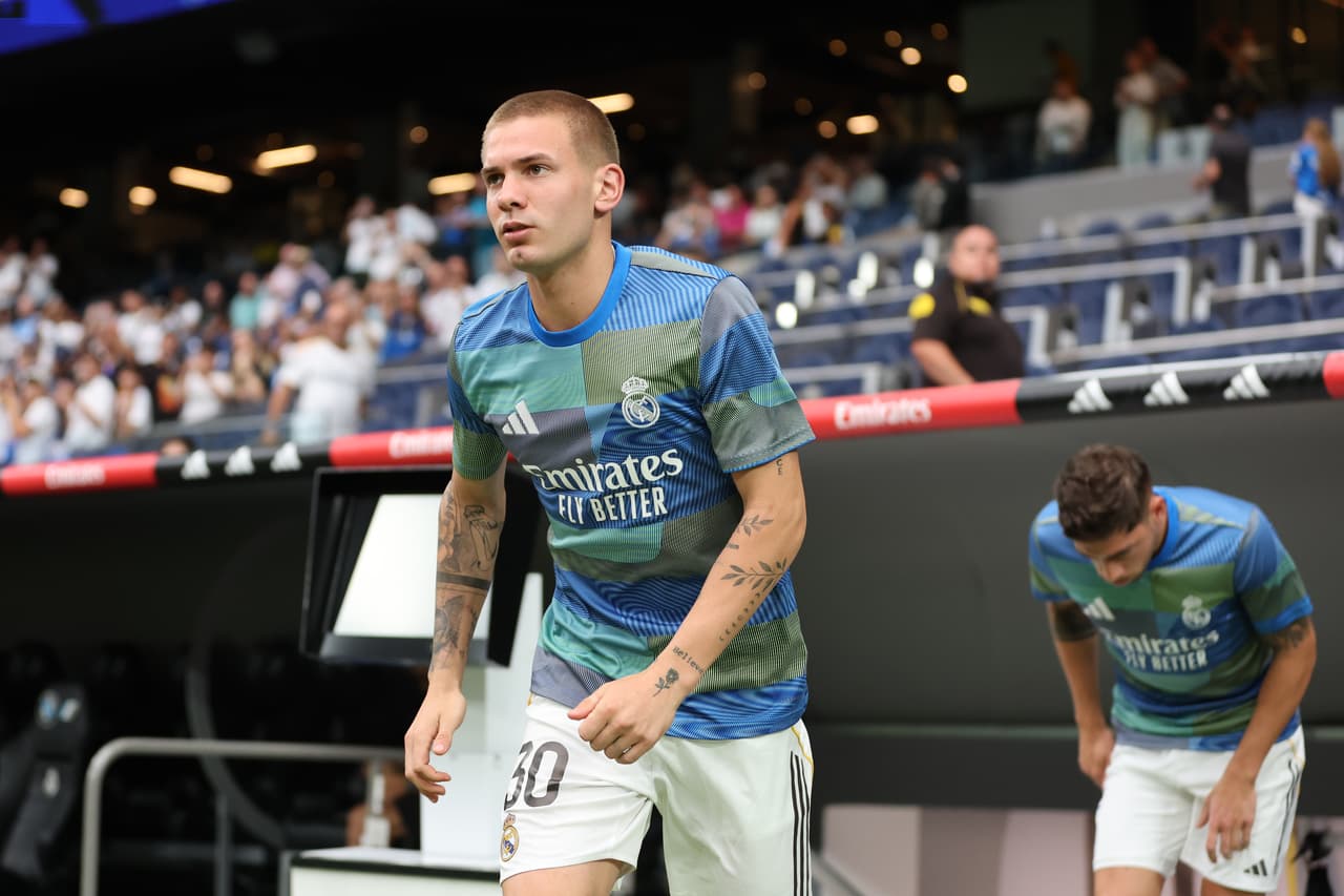 A sus 18 años, Mastantuono percibe un salario neto anual aproximado de 3.8 millones de dólares (poco menos de 70 millones de pesos) gracias a su fichaje con el Real Madrid.