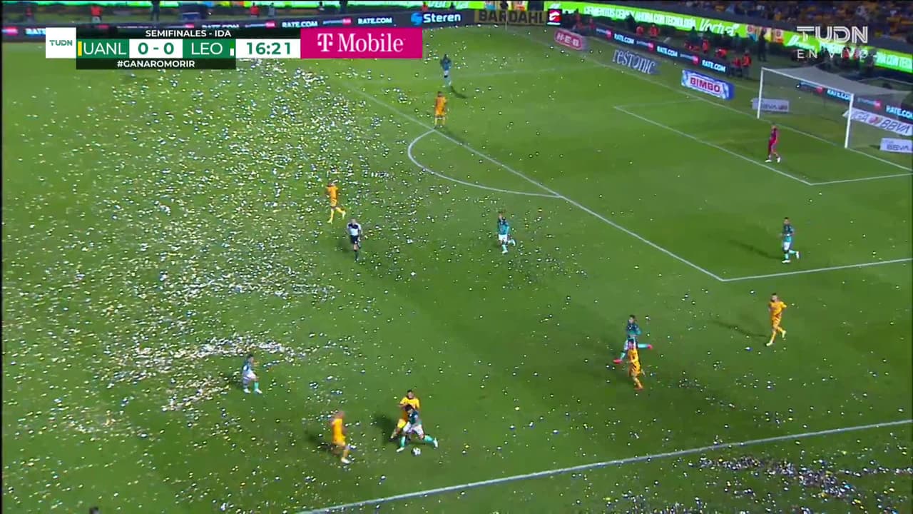 ¡TIRO ATAJADO! disparo por Andrés Mosquera.