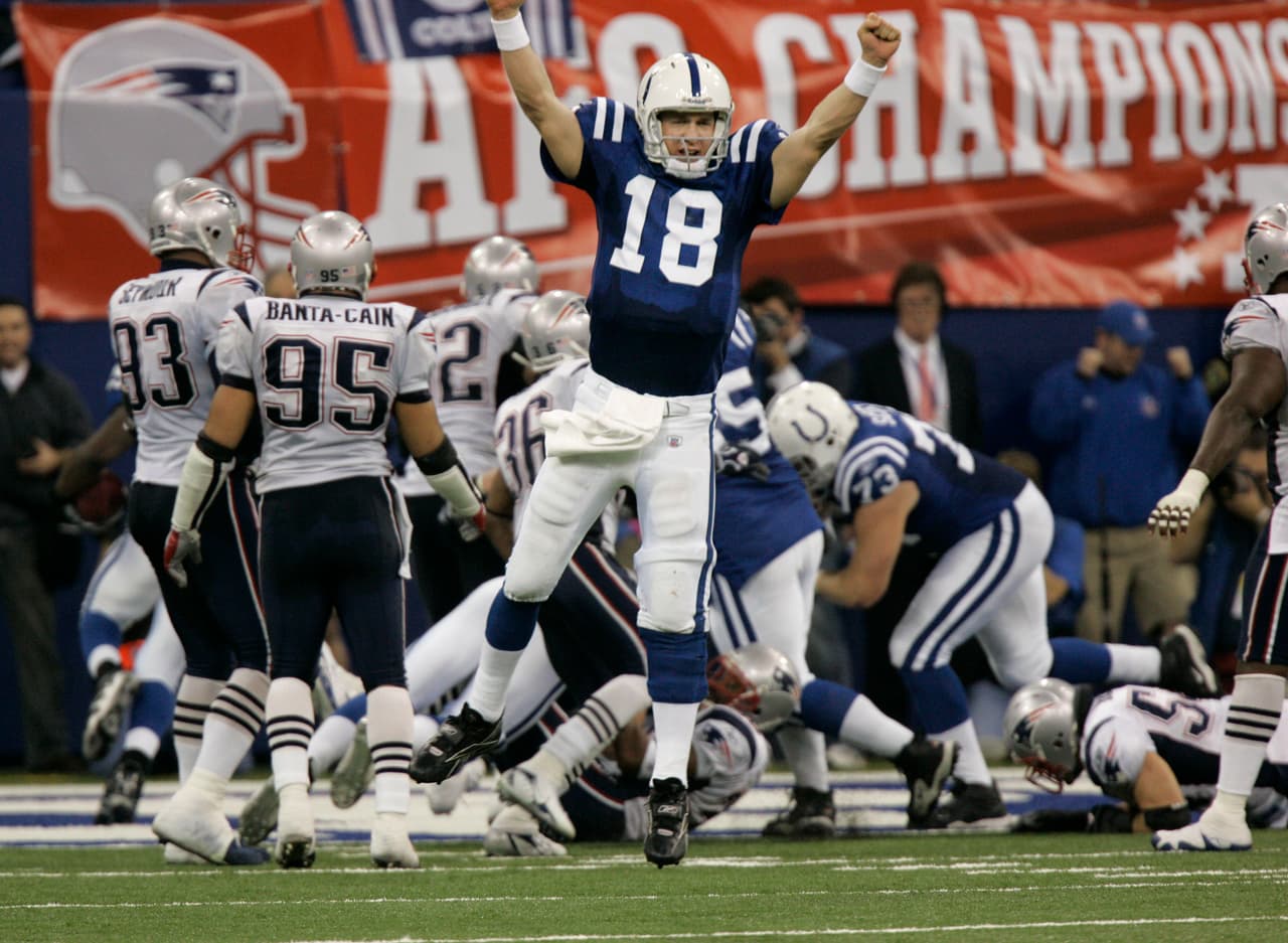 2006 por fin los Indianapolis Colts de Peyton Manning ven una contra Patriots. Los Colts ganan 38 - 34 y luego se coronarían en el Super Bowl XLI.
