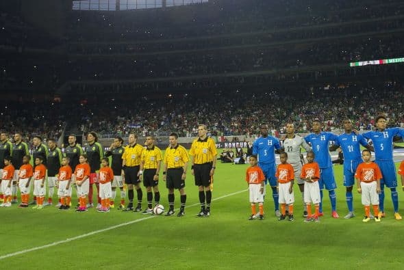 El Tri y Honduras se enfrentaron en un duelo de preparación rumbo a la Copa Oro y como es una costumbre entre estos dos cuadros fue todo menos amistoso. Te dejamos aquí las calificaciones de los jugadores.