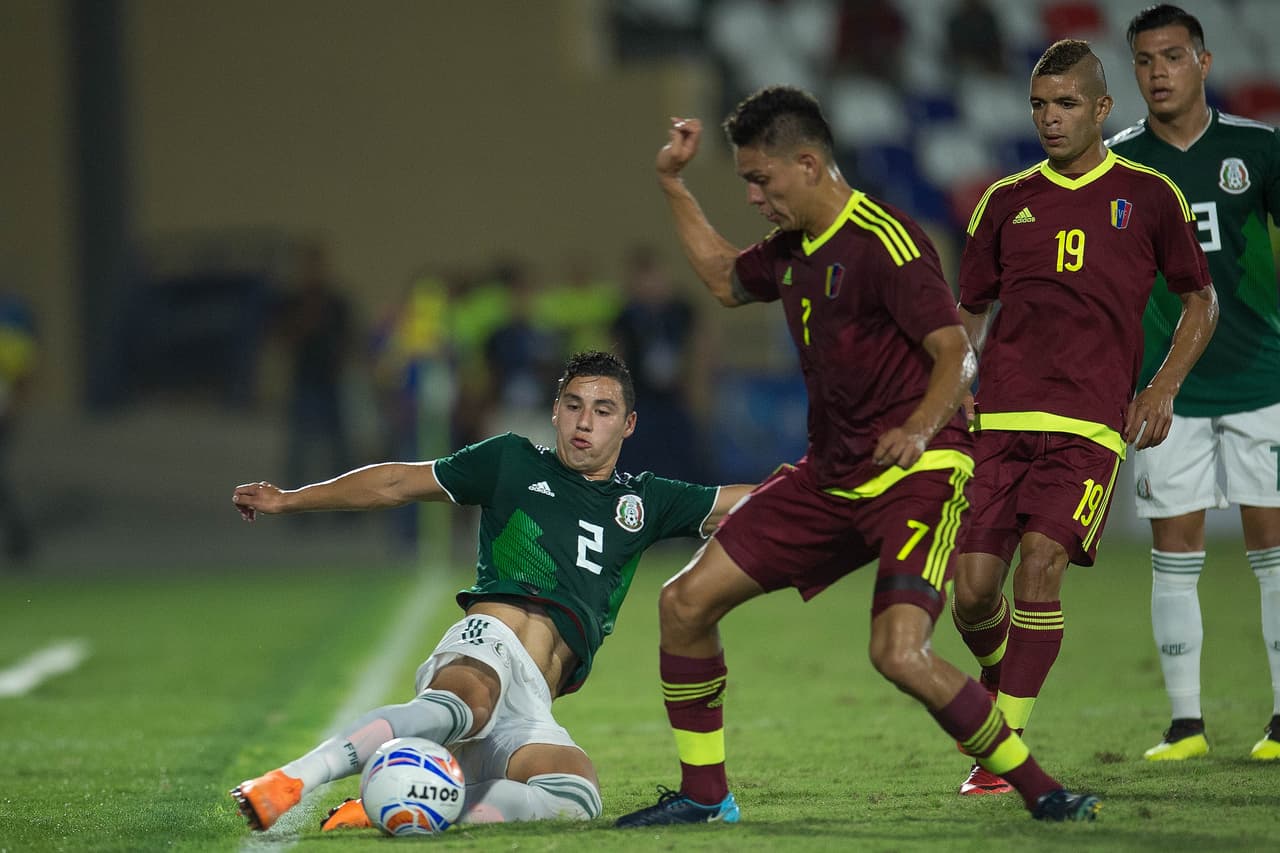 En fútbol varonil, la selección mexicana Sub-21 cayó en su debut contra Venezuela por 2-1. El gol lo marco Eduardo Aguirre.