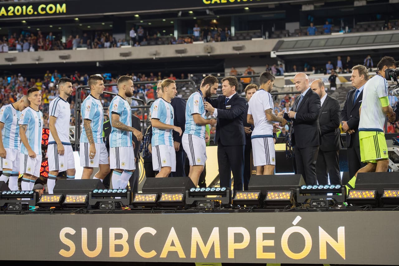 La 'viacrucis' de Argentina es mucho más pesada que un simple mal resultado, es la suma de tres finales, dos de Copa América y una en un Mundial.