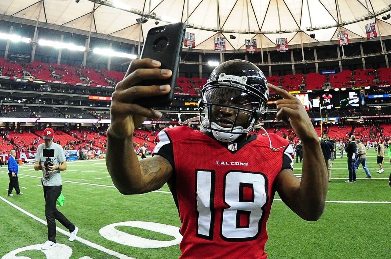 Taylor Gabriel brilla en victoria de los Falcons 38-19 sobre los Cardinals