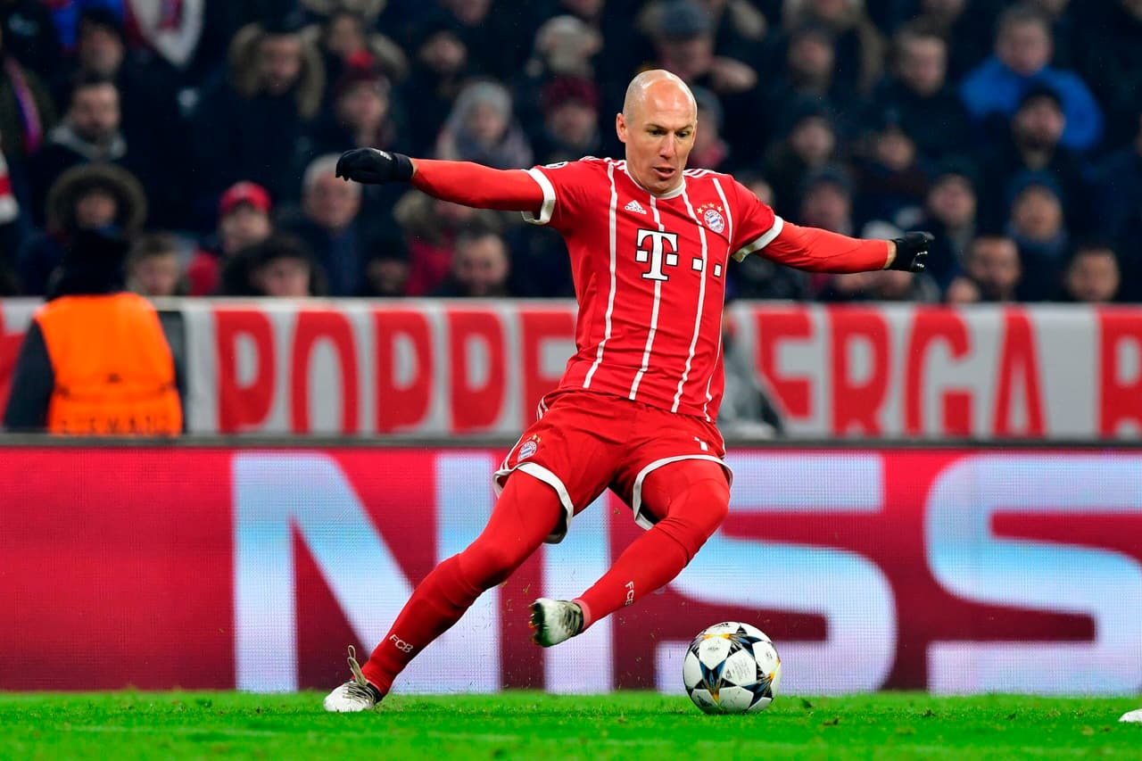 Justo después del gol, entró el holandés Arjen Robben por James Rodríguez a la cancha.