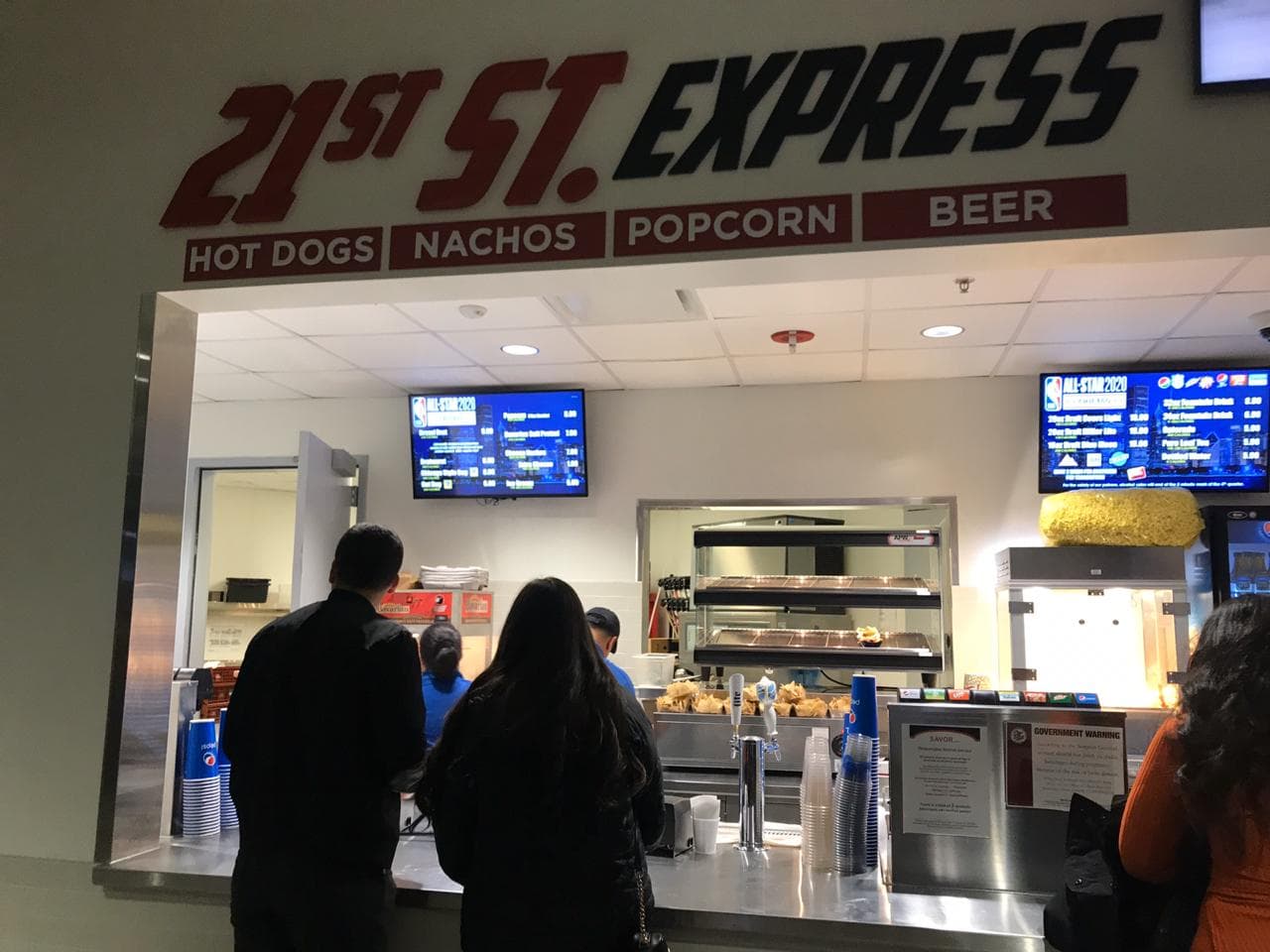 Así se vive el celebrity game con un gran ambiente y una excelente comida.