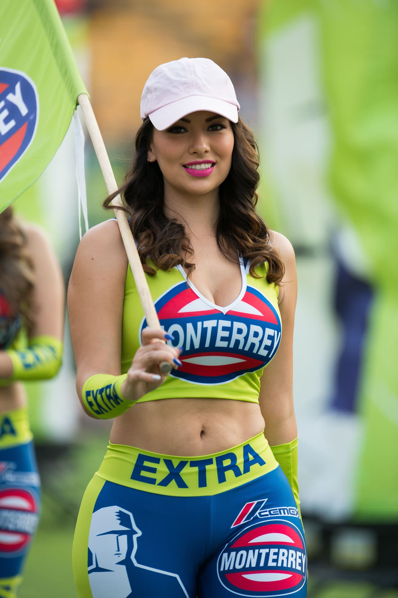 La belleza de las porristas en la fecha 13