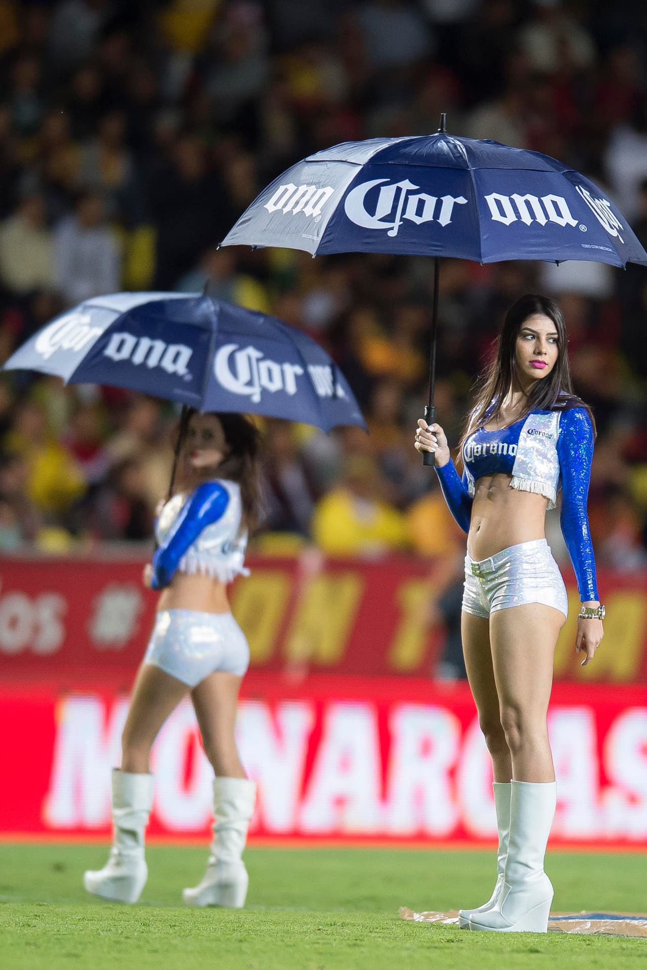 La belleza de las porristas en la fecha 13