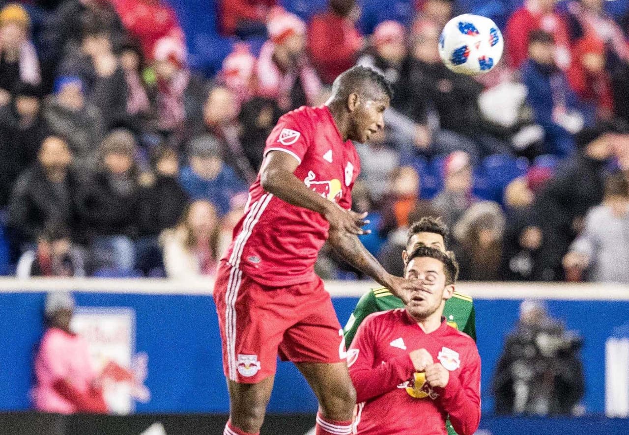 Con muchos suplentes, New York Red Bulls consiguió una goleada frente a Portland Timbers. El panameño Fidel Escobar tuvo una muy sóloda actuación en la defensa del conjunto taurino. (USA Today Images)