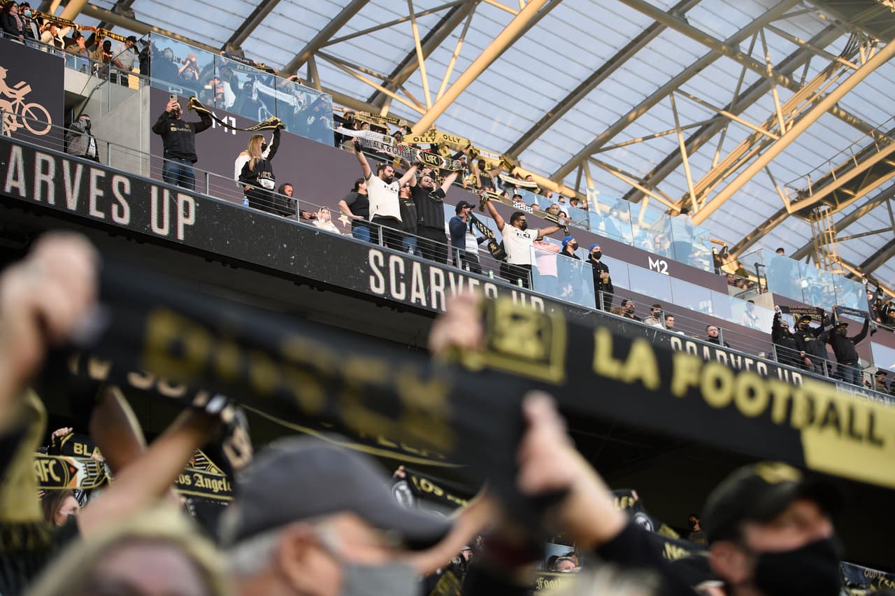 Después de algunas semanas de dudas, el conjunto 'Negro y Oro' mostró una variante bastante convincente.
<br>