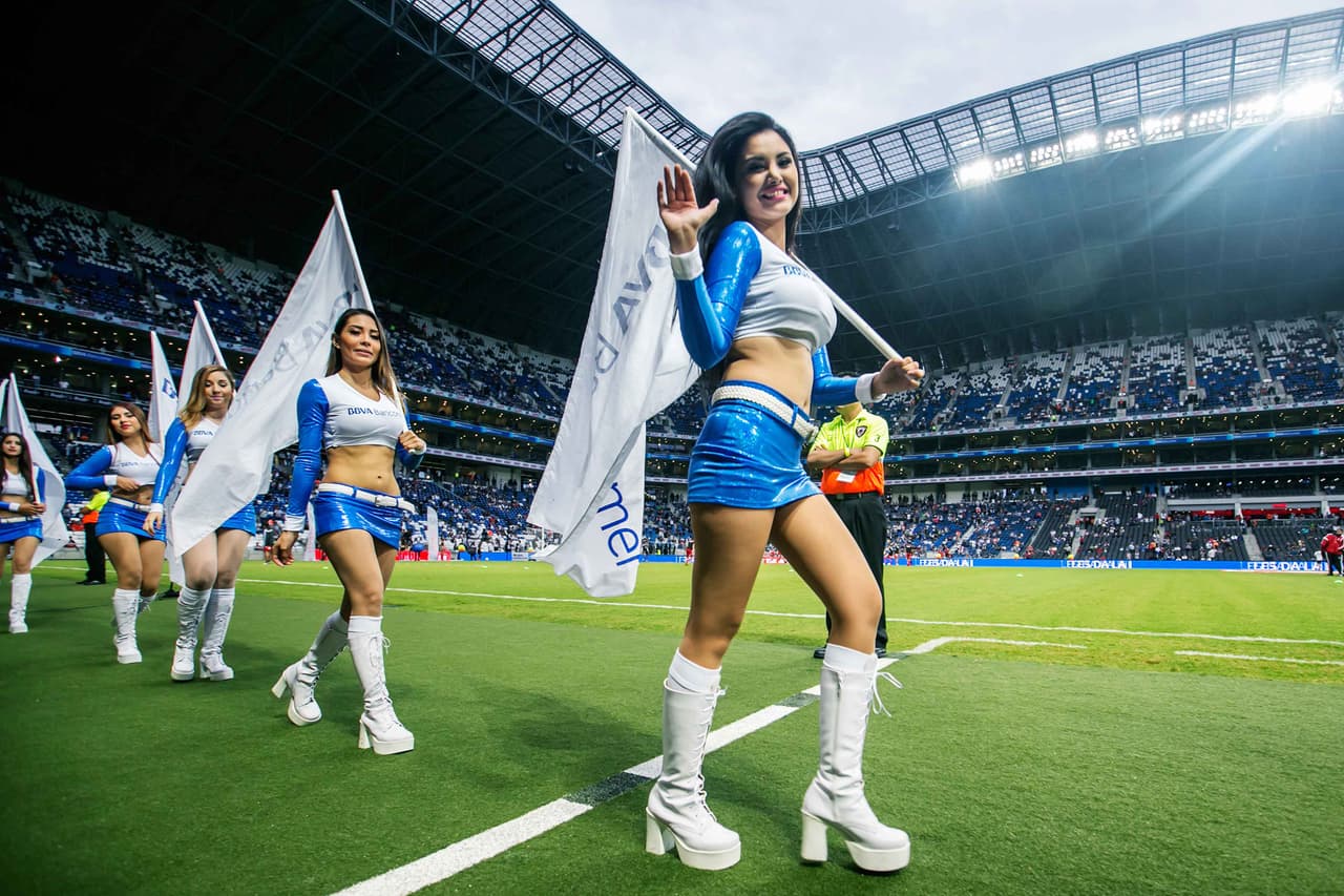 La belleza de las porristas en la fecha 14