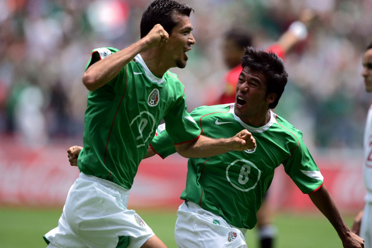 El camino rumbo a Alemania 2006 para México fue bastante más aciago que para el Mundial previo, en buena medida por la victoria por 2-1 en el Estadio Azteca del 27 de marzo de 2005.