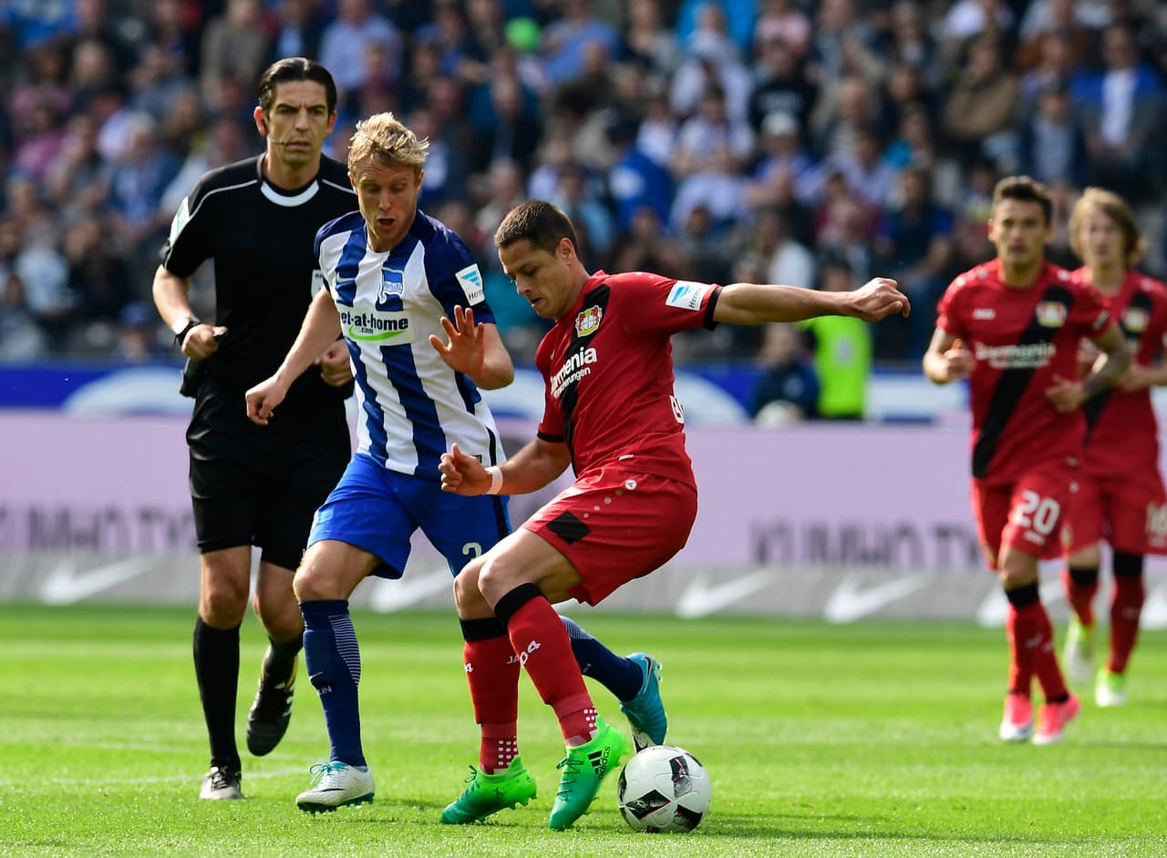 Javier 'Chicharito' Hernández fue titular en el equipo visitante, regresando luego de una lesión que le impidió tener regularidad en la temporada.