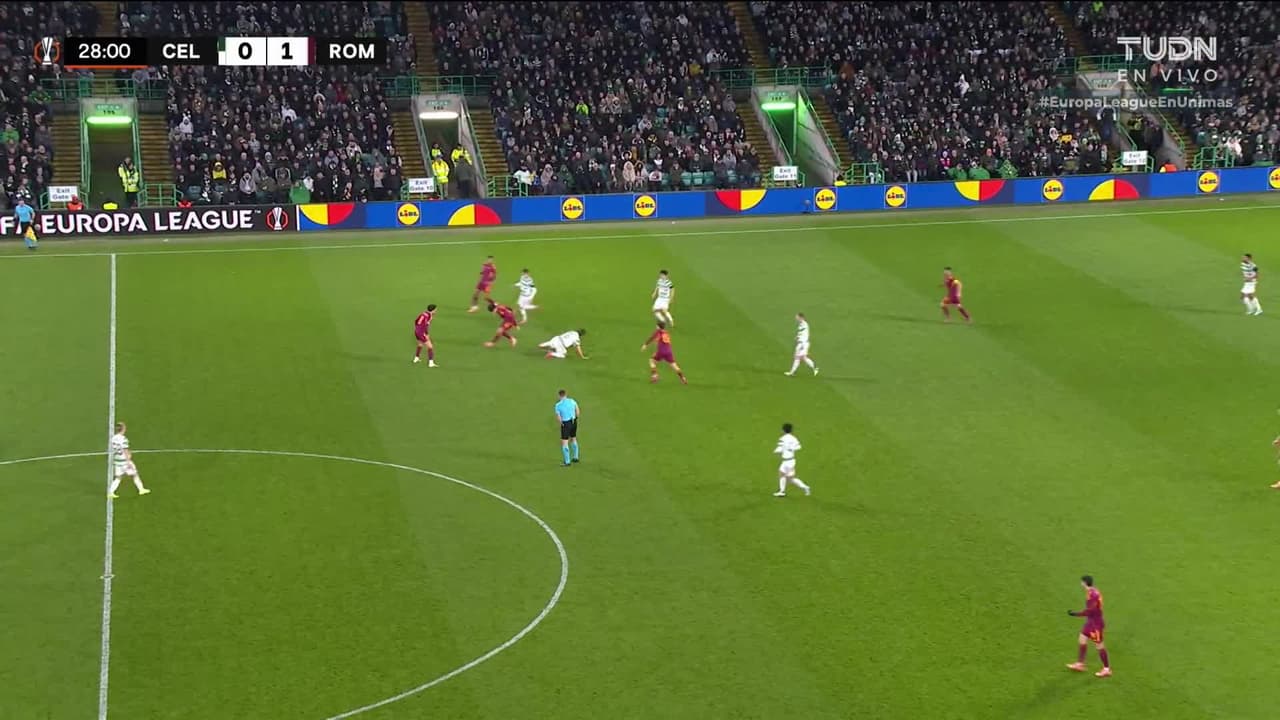 ¡TIRO ATAJADO! disparo por Matías Soulé.