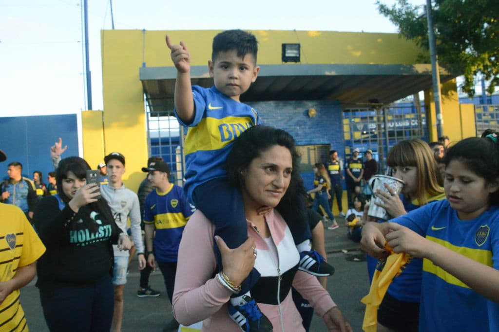 Así despidió la afición de Boca Juniors a su equipo antes de viajar a Madrid para la Vuelta de la Final de la Copa Libertadores de América que se jugará el domingo entrante.