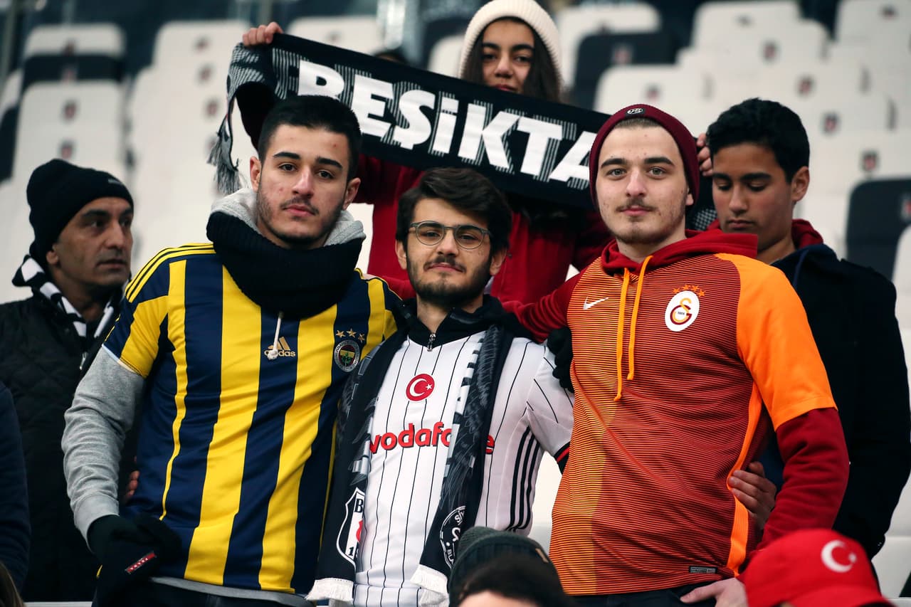 Galatasaray, Fenerbahce y Besiktas han levantado la Supercopa de Turquía, en suelo alemán. Fueron tres ediciones las que se disputaron allí en Frankfurt, Colonia y Duisburg.