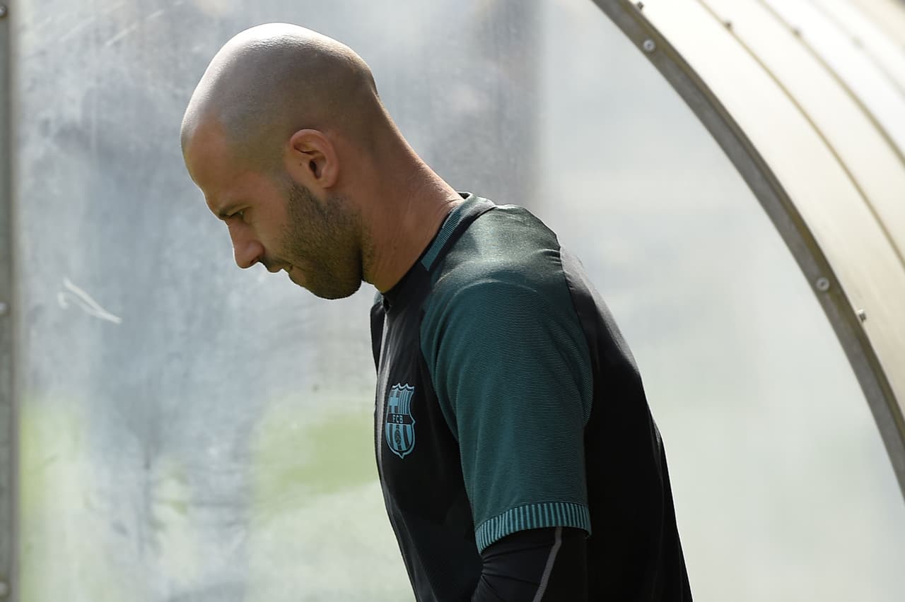 Seis semanas de baja para Mascherano por una lesión de rodilla