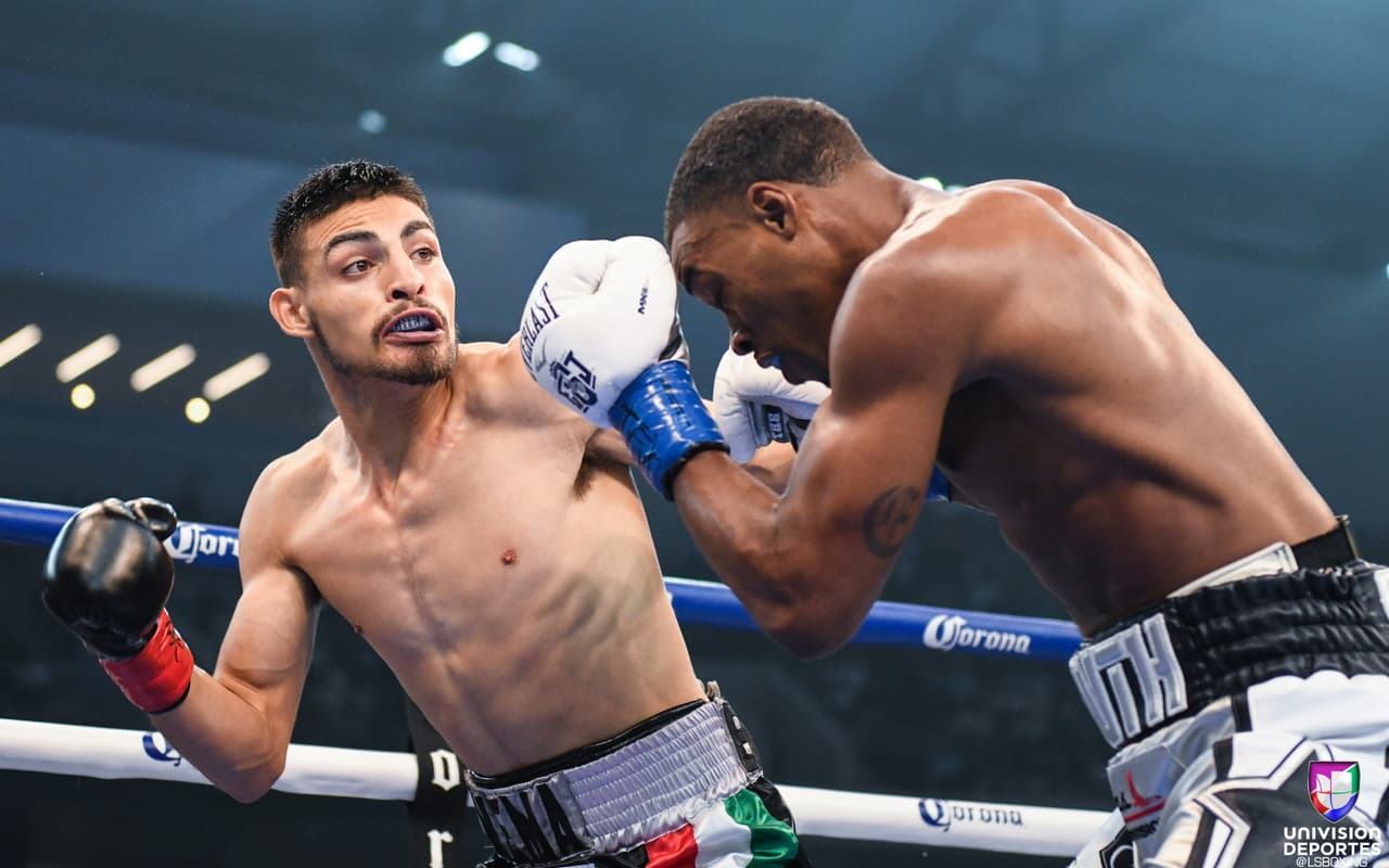 Errol Spence Jr. (24-0, 21 KOs) no tuvo ningún problema ante el mexicano Carlos Ocampo, quien fue noqueado en el primer asalto. De esta forma, Spence Jr. defendió su cetro mundial wélter de la FIB.