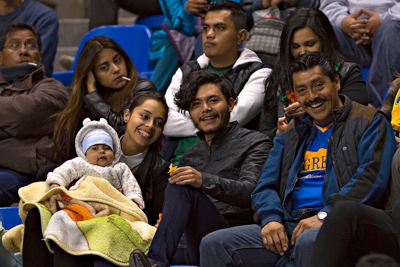 El colorido de la afición en la Jornada 5