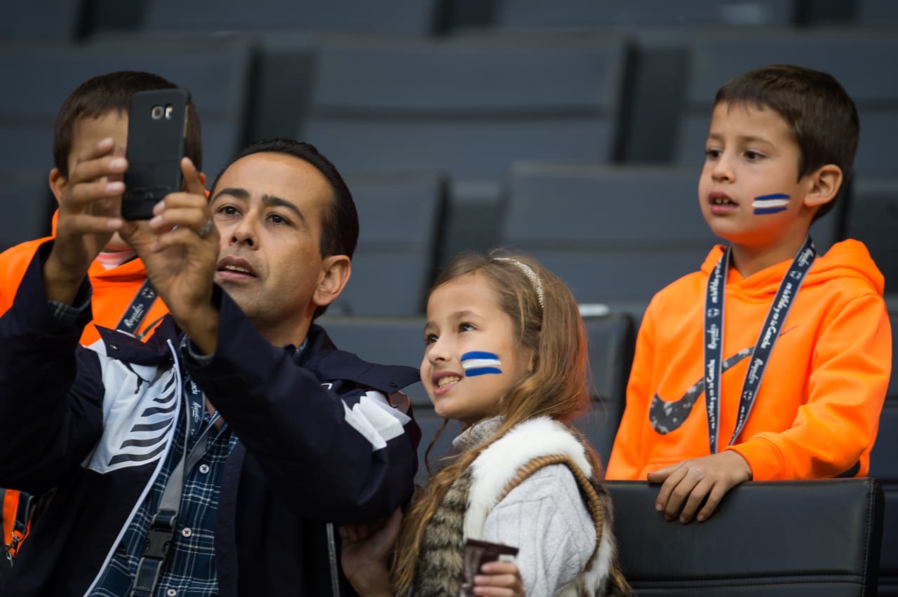 El colorido de la afición en la Jornada 5