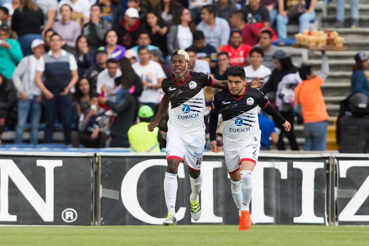 Cercado remató de cabeza completamente solo dentro del área rival tras un centro de Gabriel Jhon Cortez.