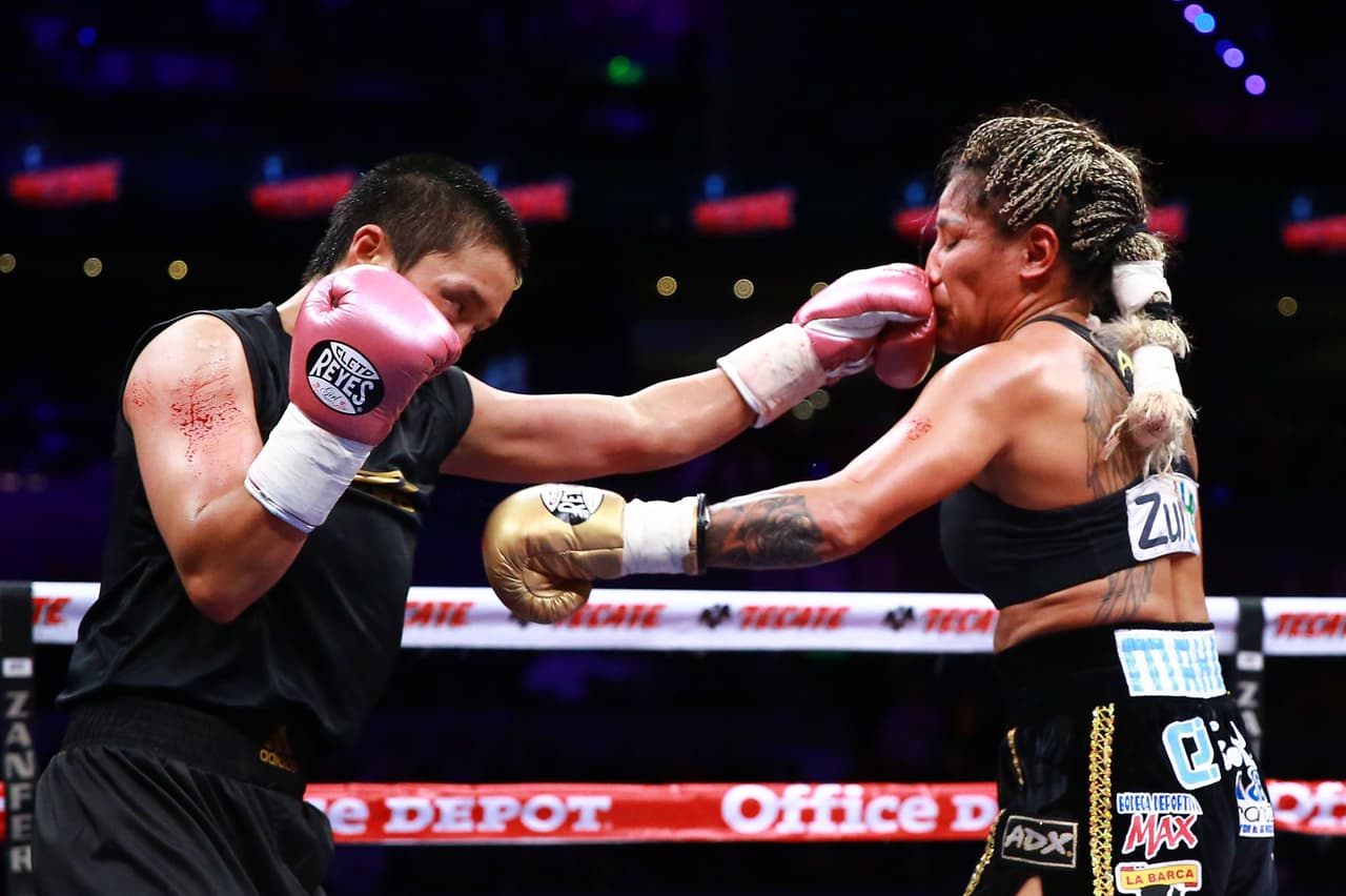 Ciudad de México, 11 de agosto de 2018. Mariana Juarez y Terumi Nuki , durante la función de Boxeo celebrado en la Nueva Arena Ciudad de México. Foto: Imago7/Eloisa Sanchez