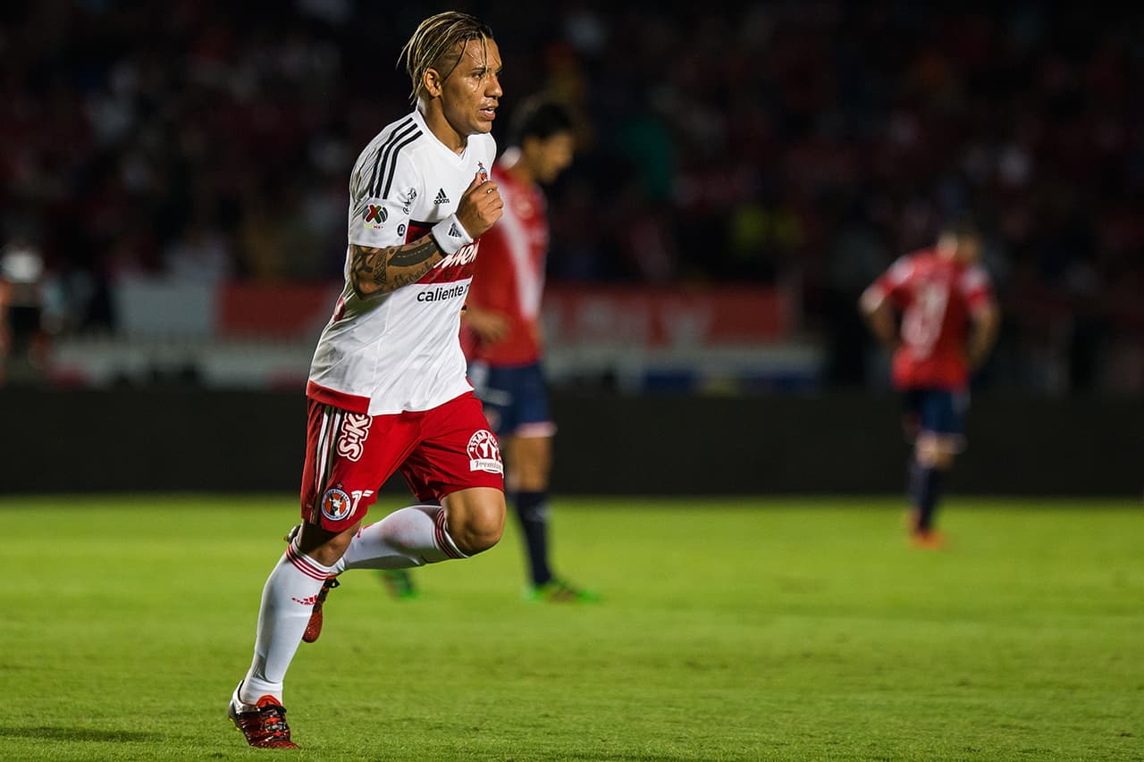 Lo mismo que Dayro Moreno (a pesar de ser jugador de Atlético Nacional de Medellín). El colombiano está nominado a mejor delantero.