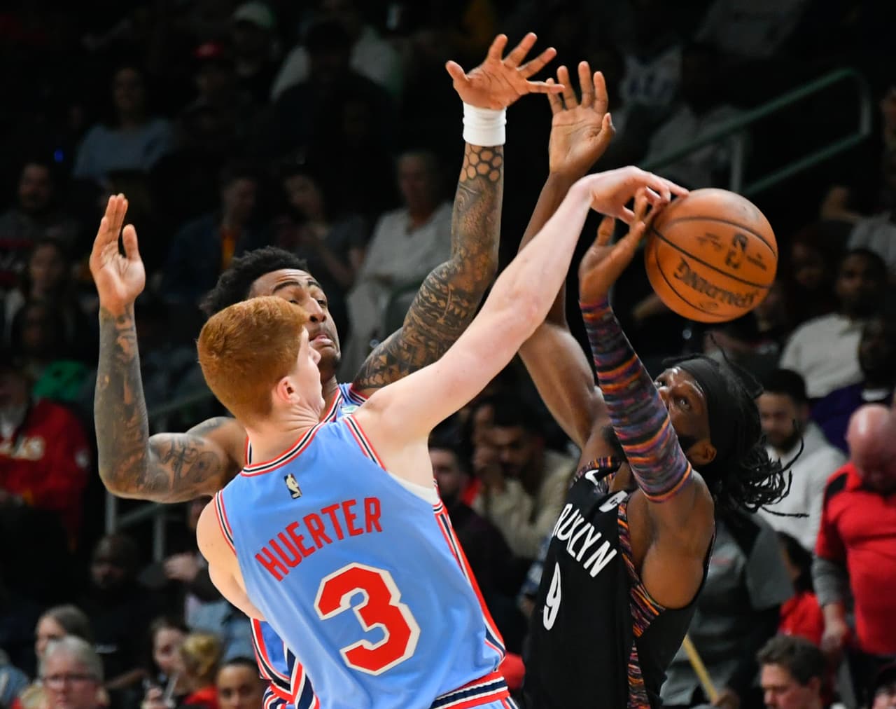 Los Brooklyn Nets siguen soñando con llegar a Postemporada tras vencer 114-112 a los Atlanta Hawks.