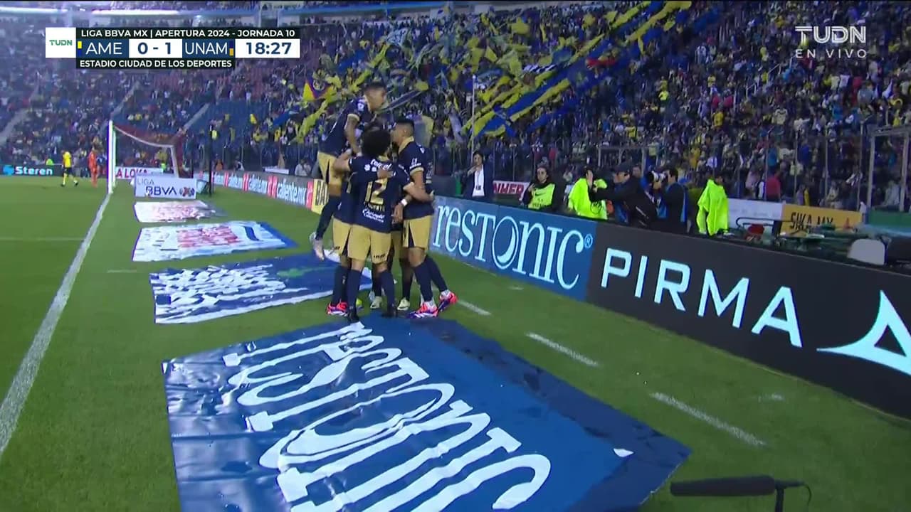 ¡GOL!  anota para Pumas UNAM. Piero Quispe