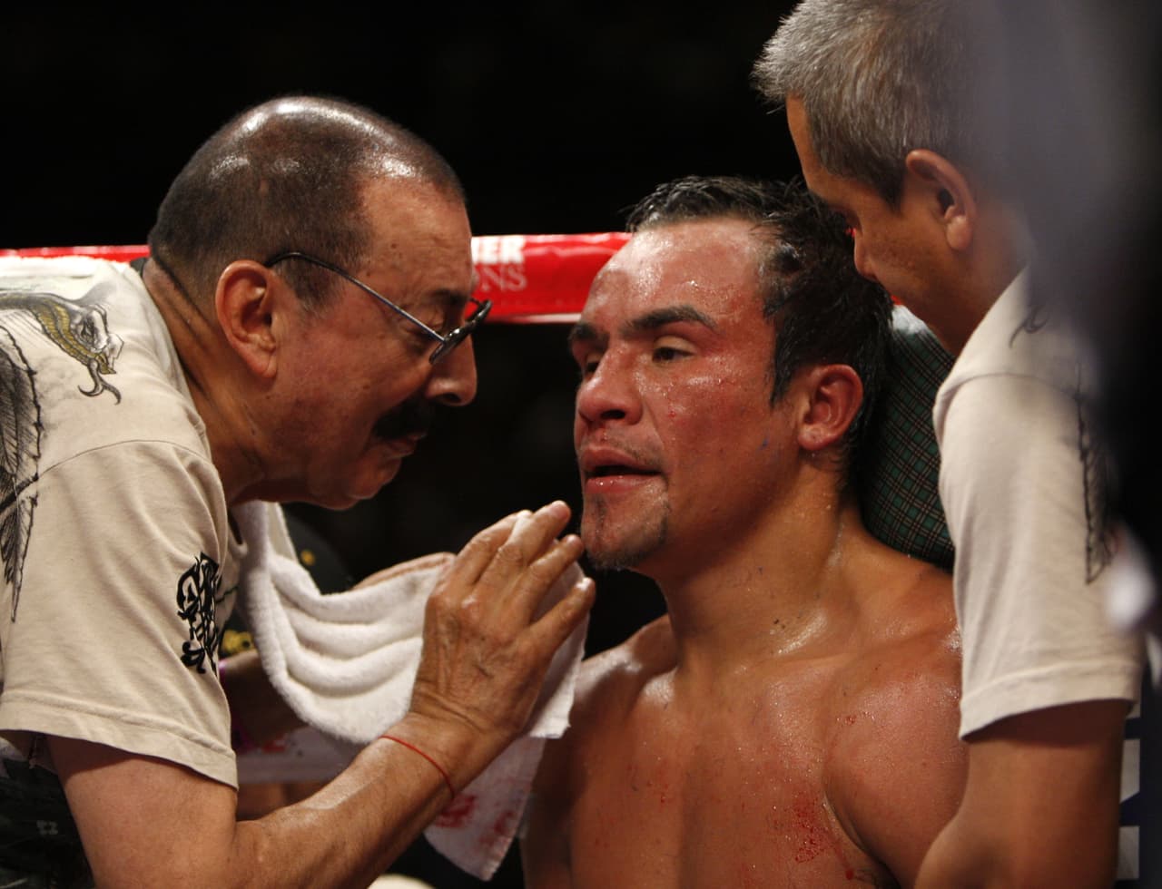 ‘Money’ se presentó al combate tras derrotar a una de las máximas figuras del boxeo mexicano, Juan Manuel Márquez. El MGM Grand Garden Arena fue el escenario donde el mexicano perdió en doce rounds por decisión unánime.