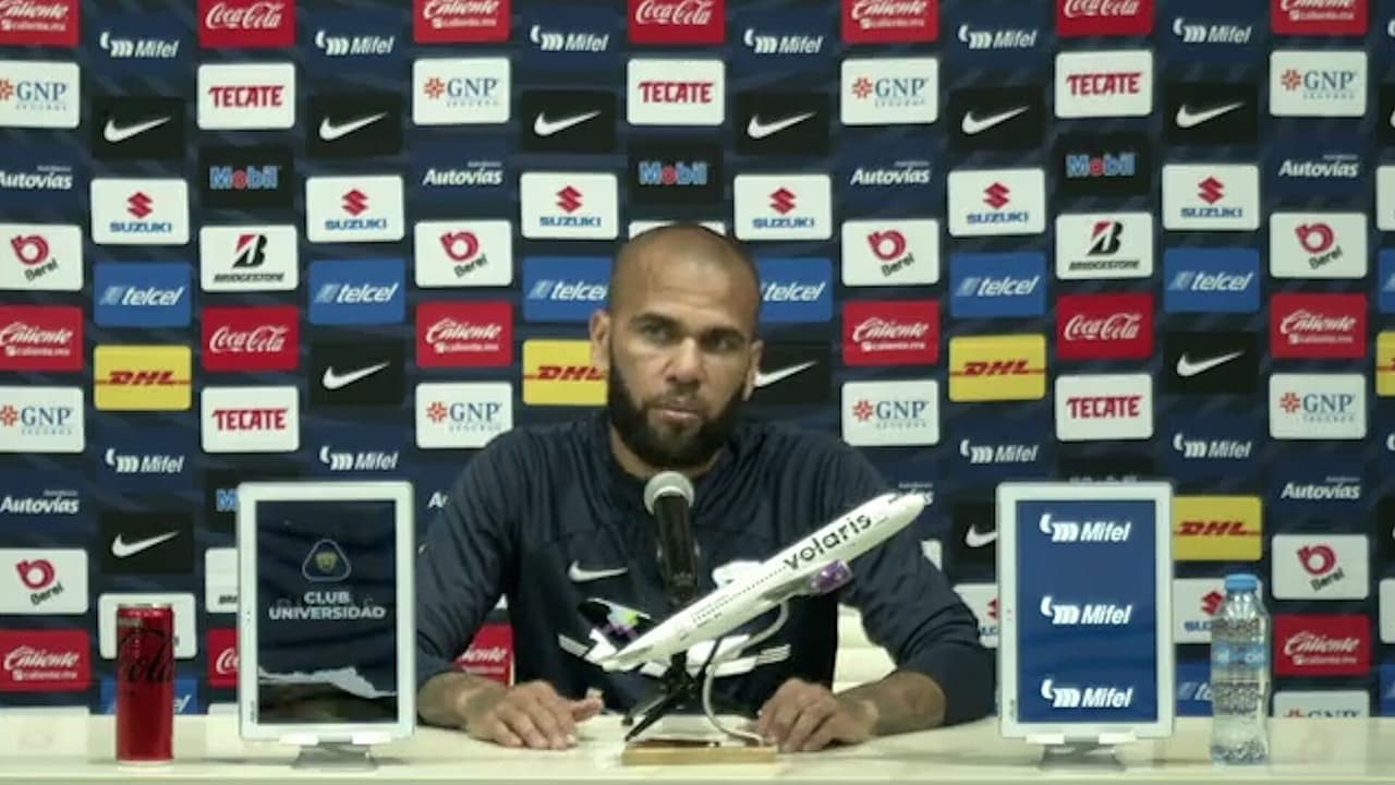 Dani Alves confirma que solo jugará con Pumas
