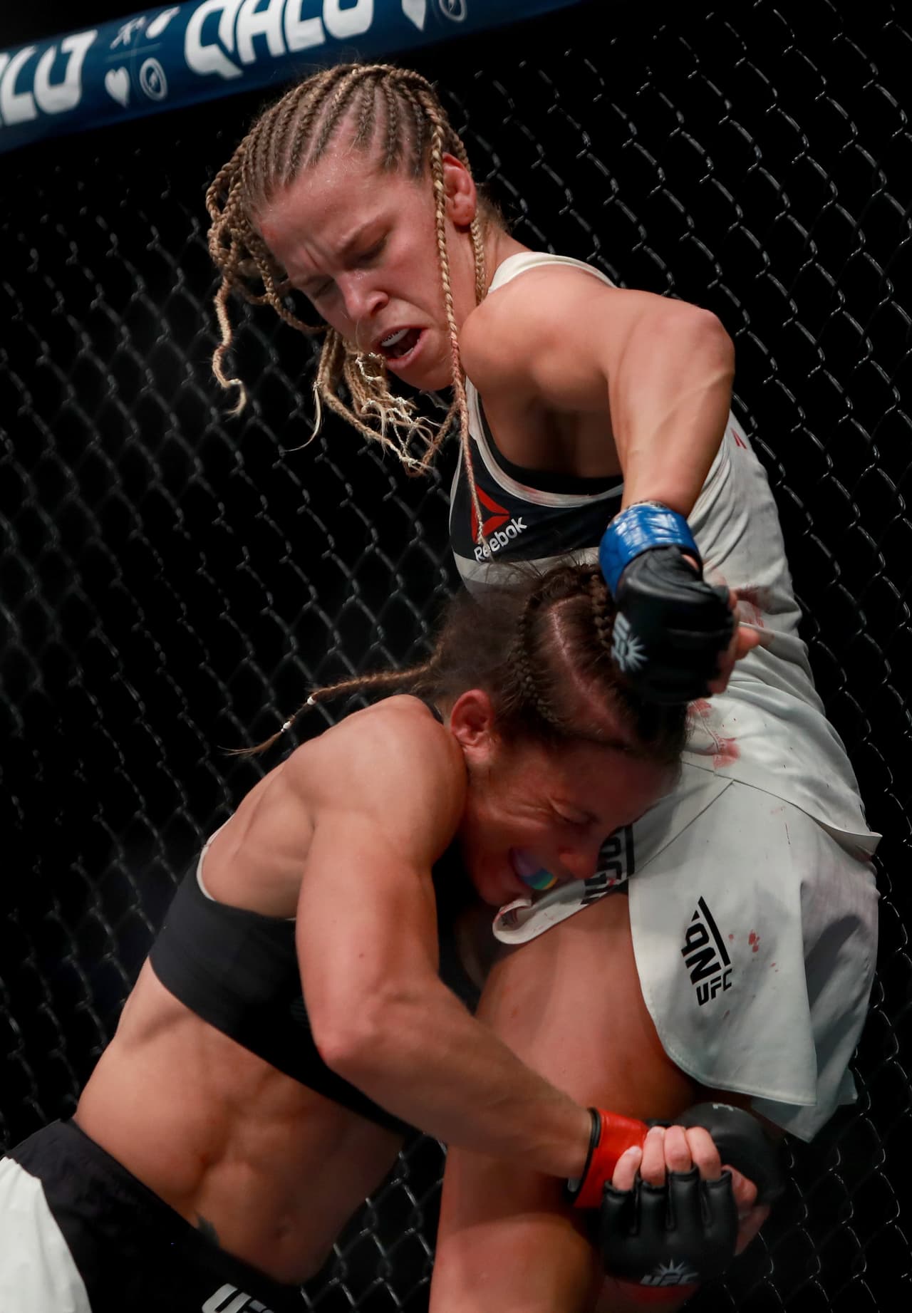 Este combate de peso gallo femenino hizo parte de la primera presentación en el Madison Square Garden desde que se legalizaron las artes marciales mixtas en el estadio de Nueva York.