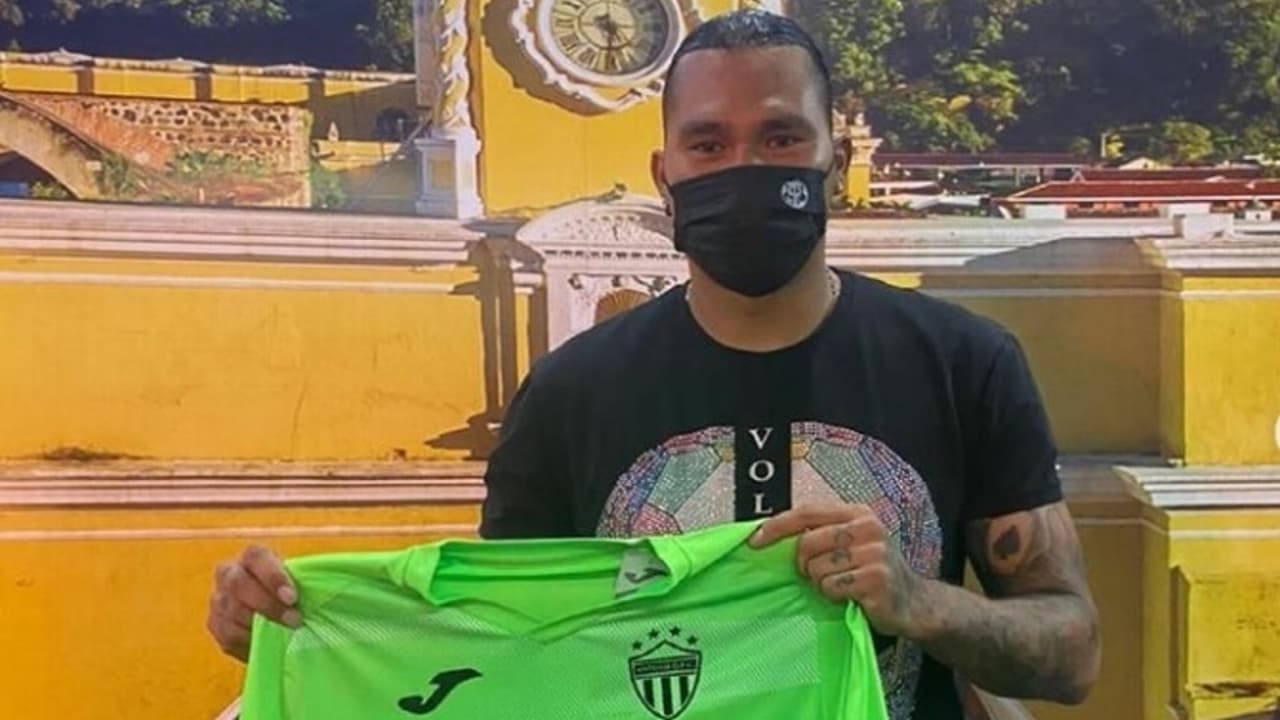 Carlos ‘Gullit’ Peña fue presentado en el Antigua de Guatemala