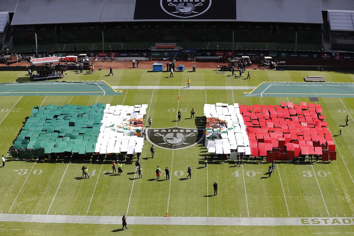 Ya se alistan los últimos detalles para recibir a Houston y Oakland para el histórico partido de este lunes en la Ciudad de México.