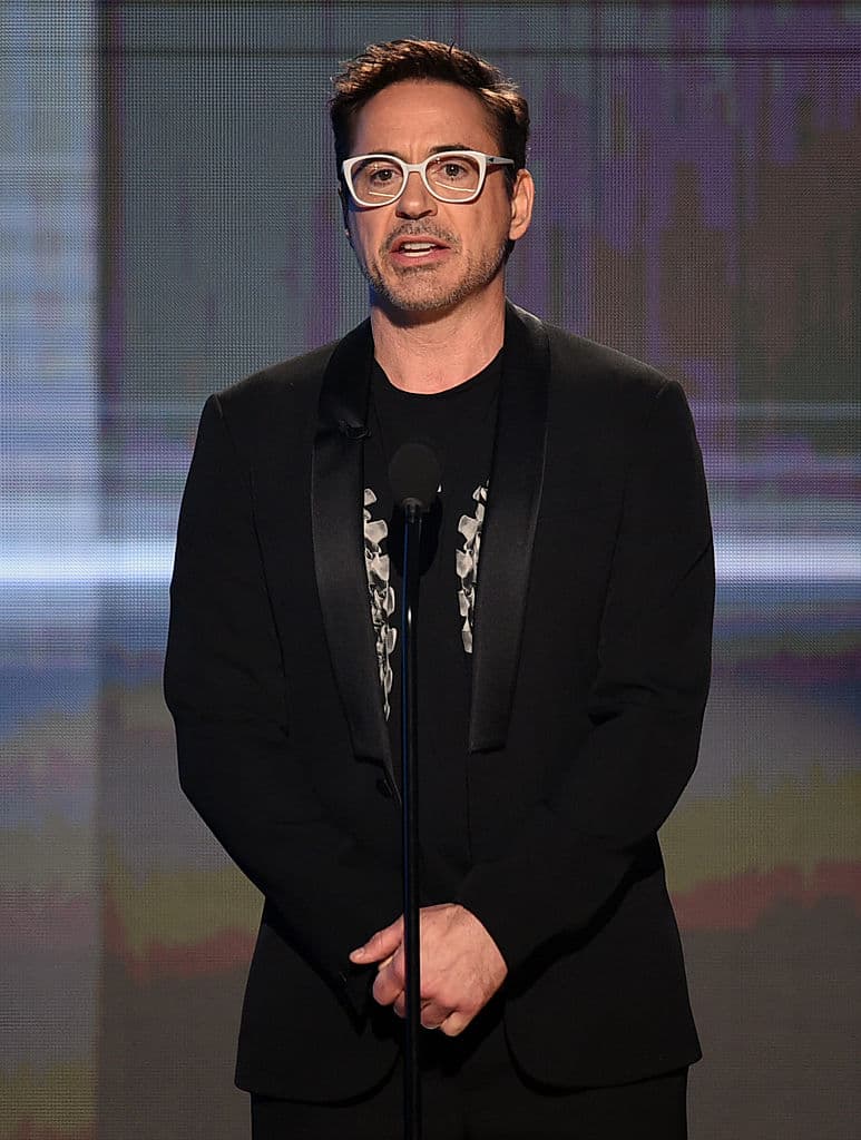 El pequeño logra unirse a una familia de híbridos como él y estos lo ayudarán a buscar las respuestas sobre la nueva realidad.
<br>