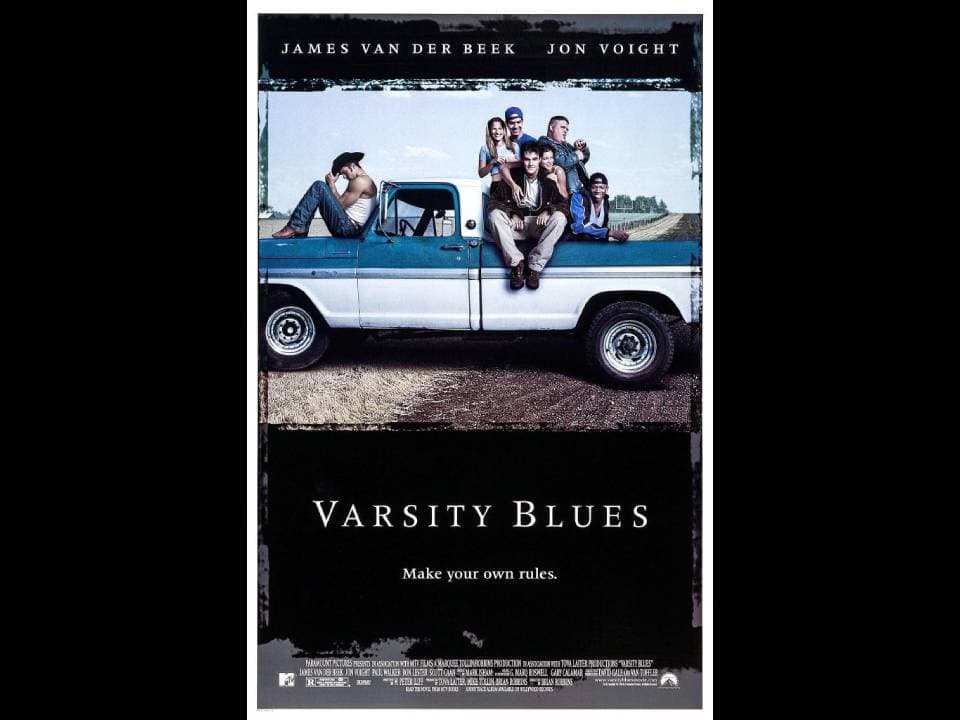 Varsity Blues. Tras la lesión de la estrella del equipo, James Van Der Beek (lo recordarás por Dawson´s Creek) se hace cargo de la situación. Otra lección de que el compañerismo es fundamental para llegar al éxito en el futbol americano.