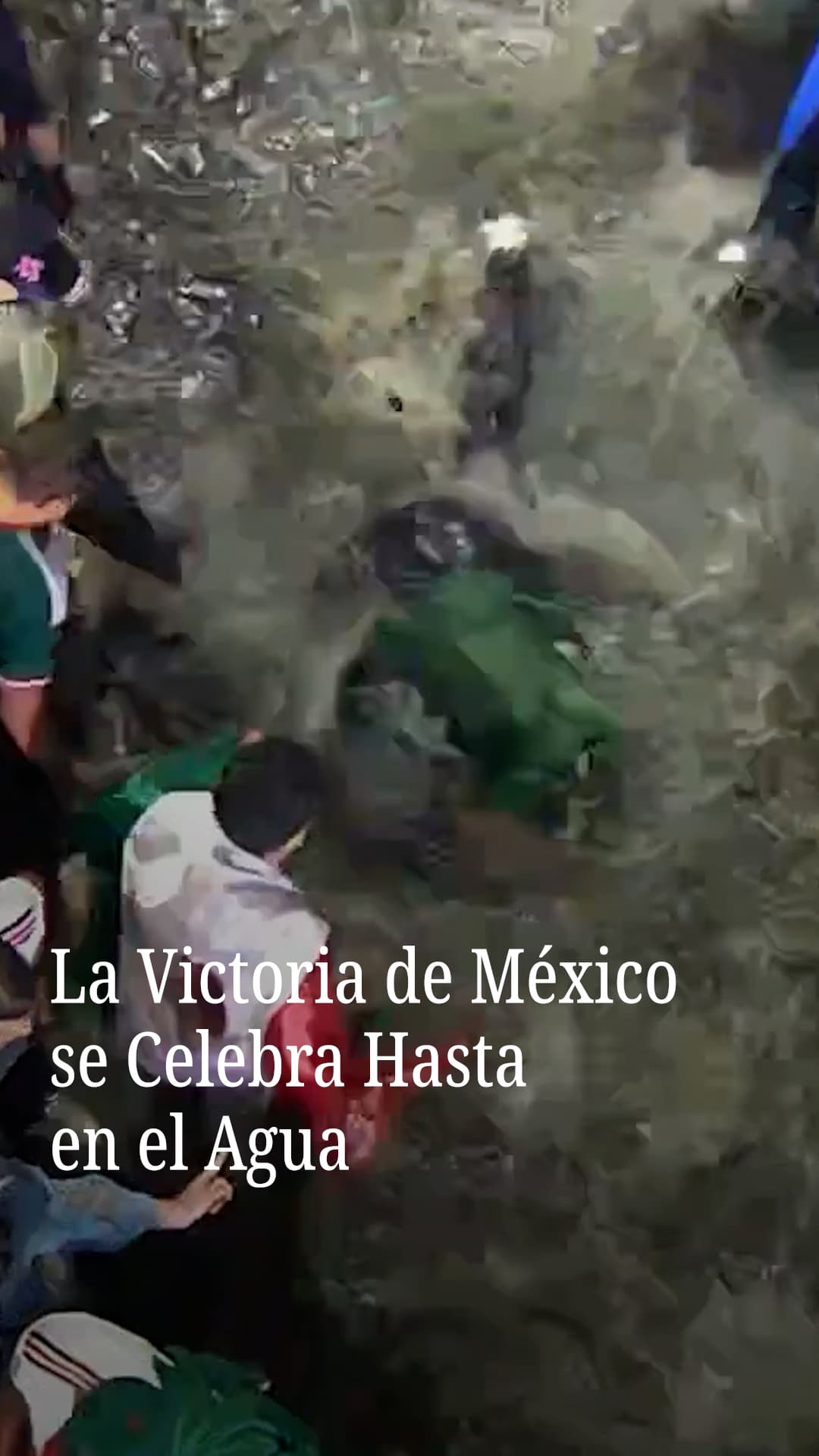 La victoria de México se celebra hasta en el agua