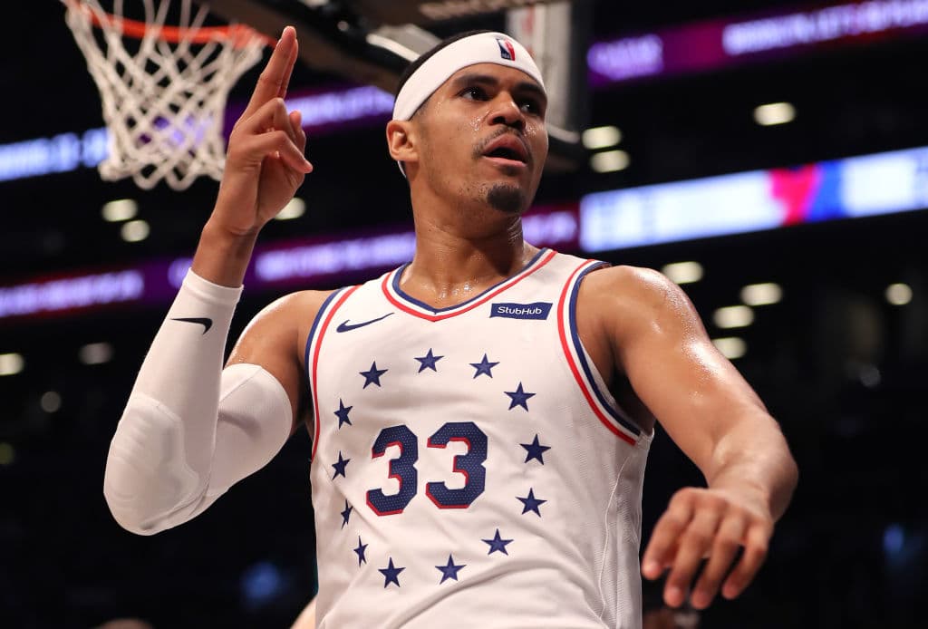 Tobias Harris y Ben Simmons llevaron en sus hombros a unos Philadelphia 76ers que jugaron sin su estelar centro Joel Embiid, a quien minutos previo al Juego 3 de esta serie se avisó no estaría disponible. El tercer sembrado del Este toma ventaja de 2-1 en la contienda.