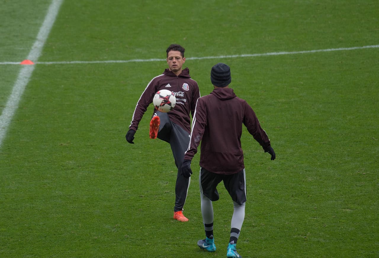 El popular rondo se llevó a cabo pero con el balón dominado en el aire.