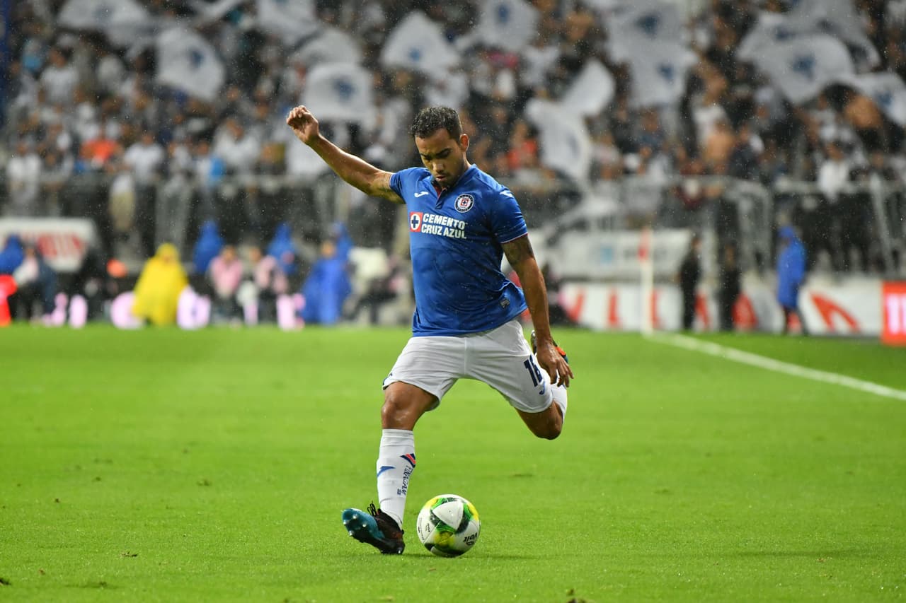 Adrián Aldrete estuvo con América en la final en la que vencieron a Cruz Azul en 2013, equipo con el que milita y con el que enfrentó a sus antiguos colores para vivir en carne propia la derrota celeste.