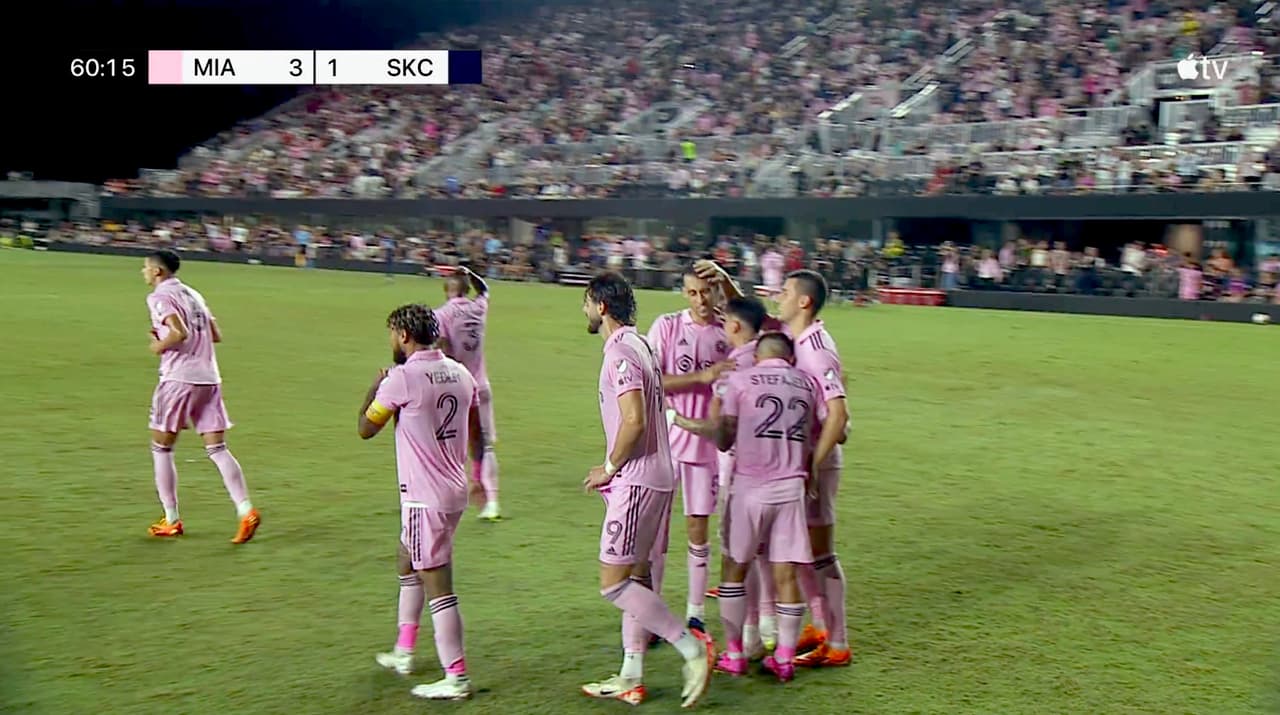 Viveza de Busquets se fusiona con bella definición de Farías para el 3-1