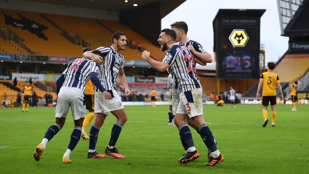 Pereira (8’) hizo el primero para Albion por la vía penal. Silva (38’) y Boly (43’) daban vuelta al marcador y los Wolves conseguían un importante resultado. En la segunda mitad Ajayi (52’) emparejaba los cartones. Cuatro minutos después volvía a aparecer Pereira (56’) para convertir otra pena máxima y así sentenciar el resultado. Los Wolves cierran la jornada con 22 unidades y Albion con 11, peligrando su permanencia.