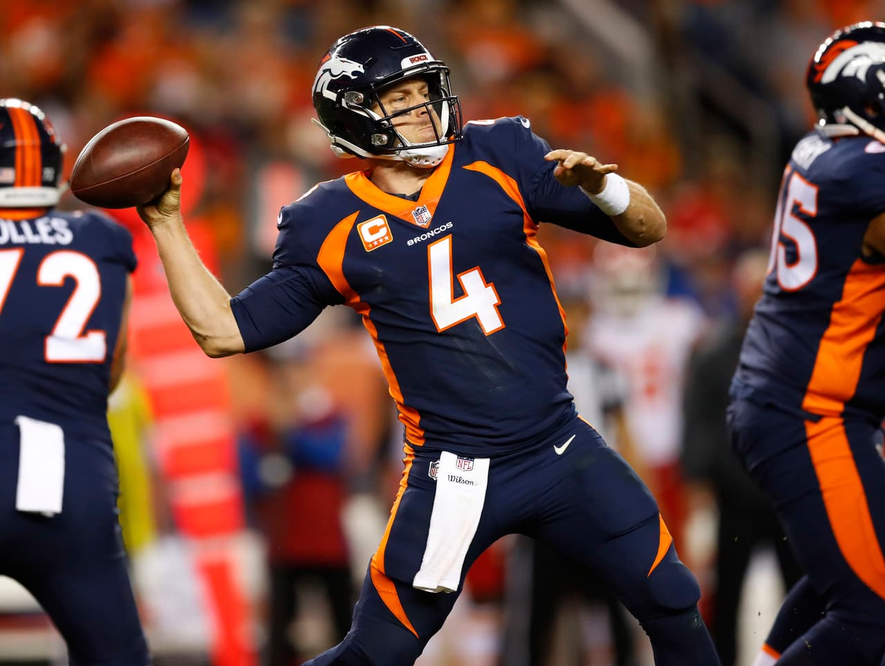 Case Keenum completó 21 de 33 pases para 245 yardas con una intercepción. Al final intentó un drive para ganar el partido pero una serie de sucesos impidió que culminara en puntos.