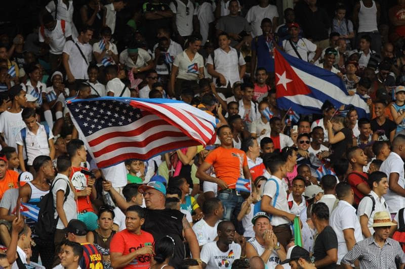 El estadio Pedro Marrero recibió a un equipo de Estados Unidos después de 54 años, desde 1962, cuando se rompieron relaciones entre ambos países, que vivieron esta jornada bajo la bandera del fútbol.