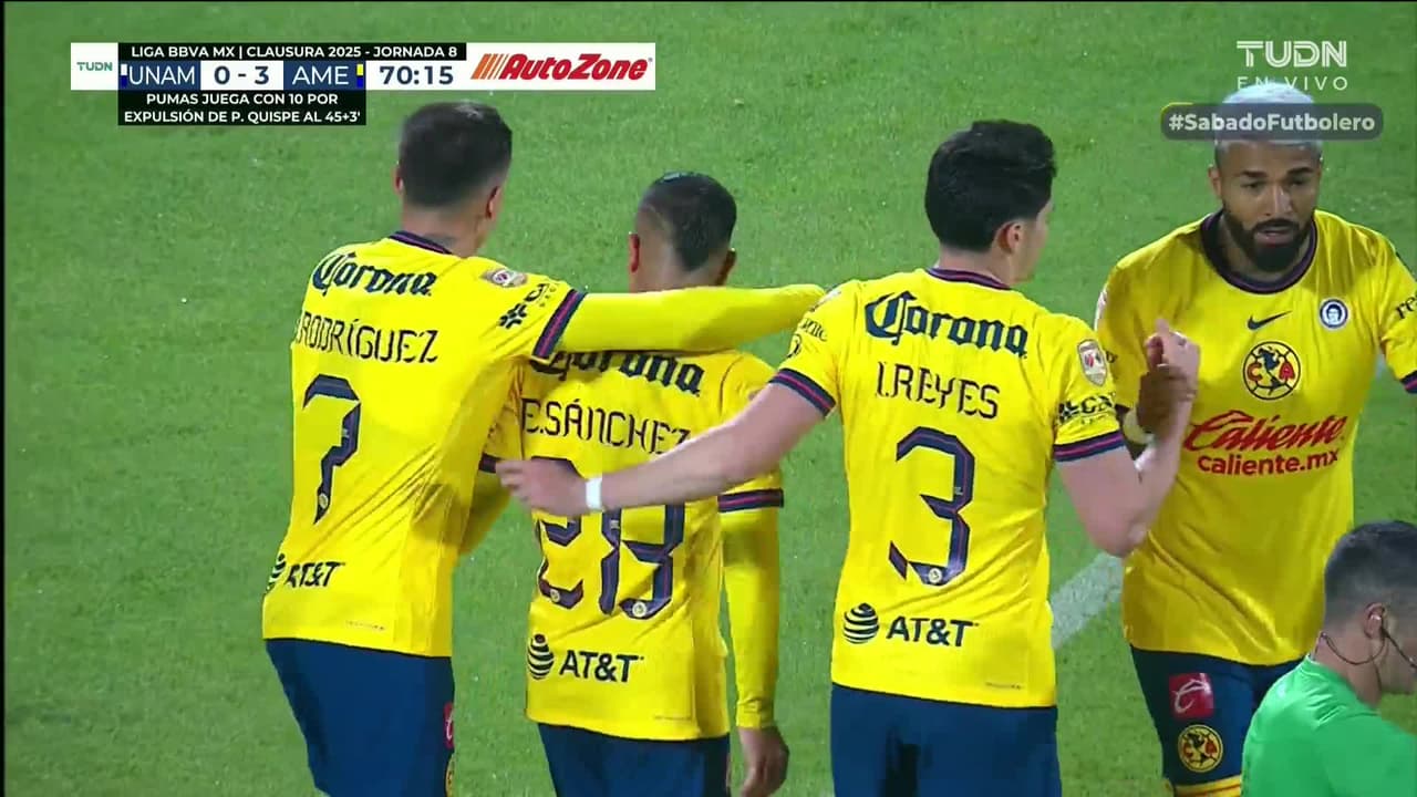 ¡CERCA! Víctor Dávila disparó que se estrella en el poste.