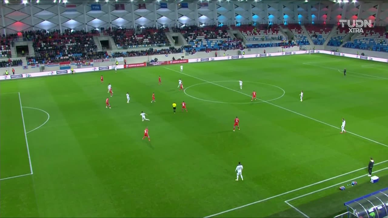¡TIRO ATAJADO! disparo por Dusan Tadic.