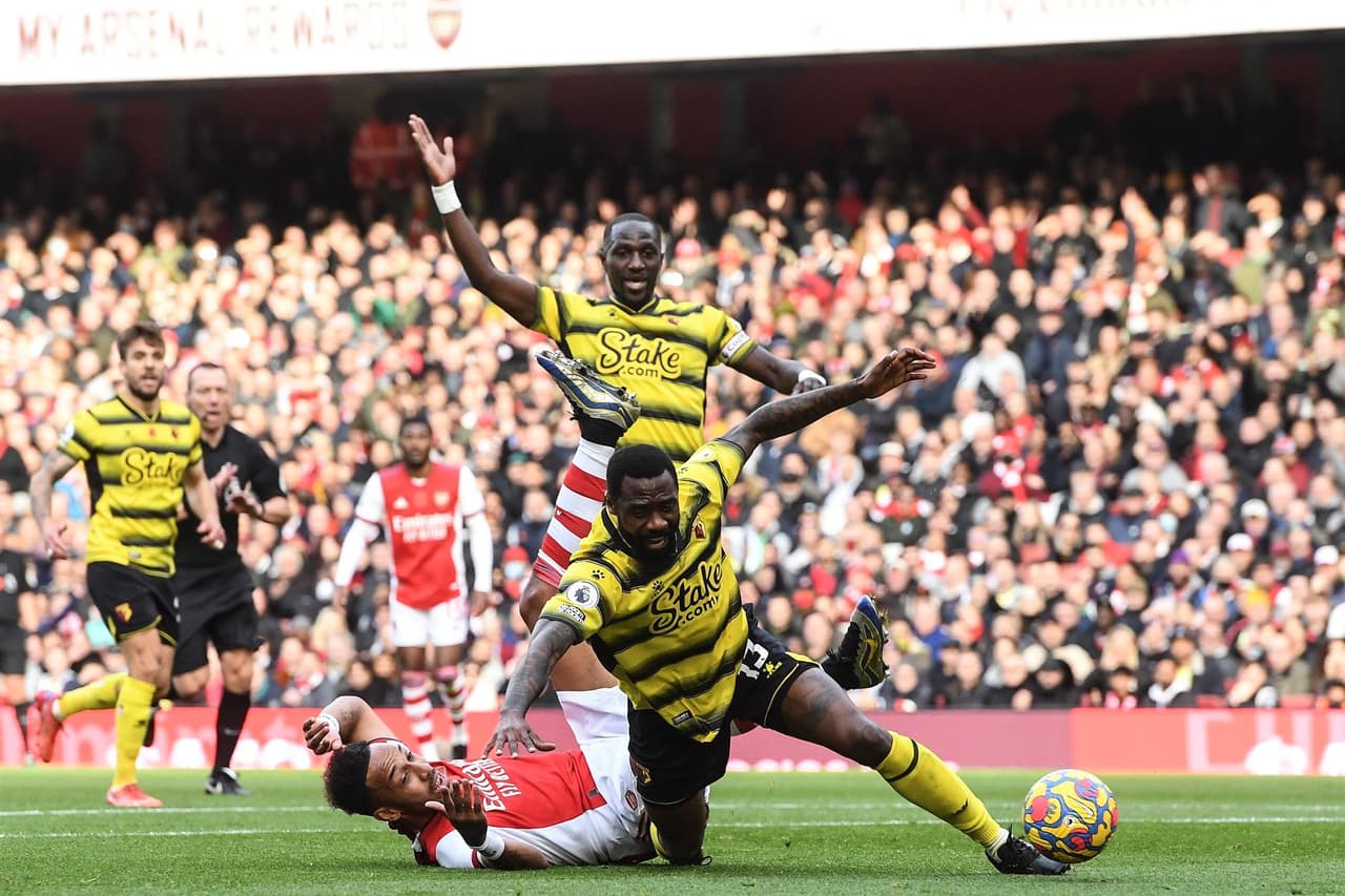 Arsenal se queda con la victoria en casa, tras derrotar 1-0 al Watford durante la onceava Jornada en la Premier League. Emile Smith Rowe anotó el gol del gane al minuto 56, lo que coloca a los 'Gunners' en puestos europeos.
