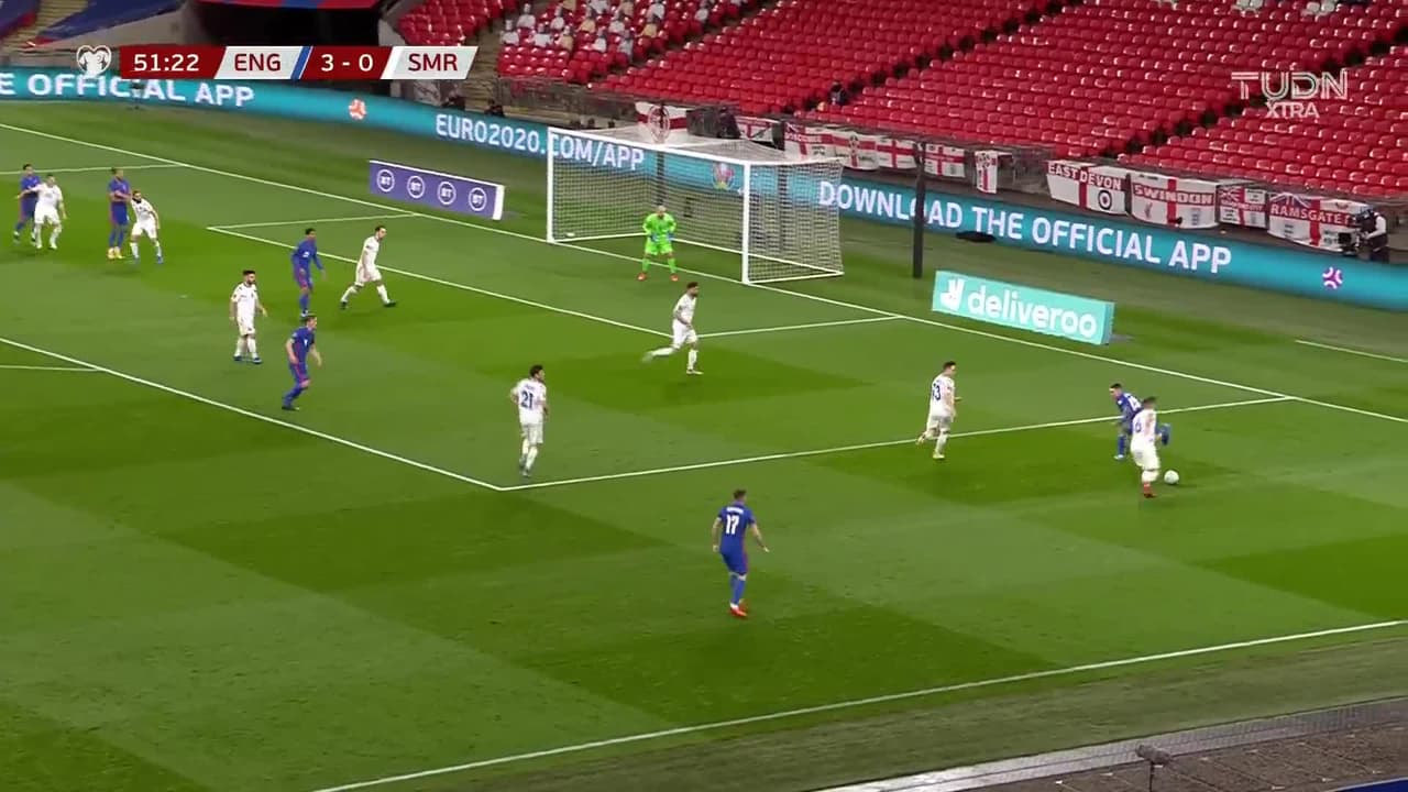 ¡GOL!  anota para Rumanía. Mihai Valentin Mihaila