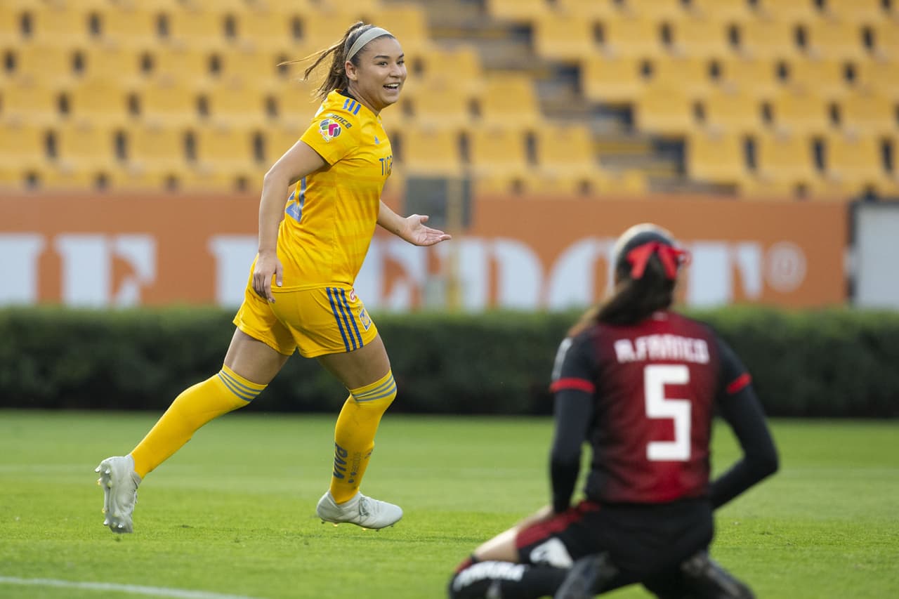 Con goles de Belén Cruz y Miah Zuazua, 'las Felinas' ganan 2-0 al Atlas y llegan a 10 puntos. El equipo femenil de Tigres sigue en ascenso en la Liga MX Femenil.